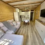 Casa De Madera 2 *
