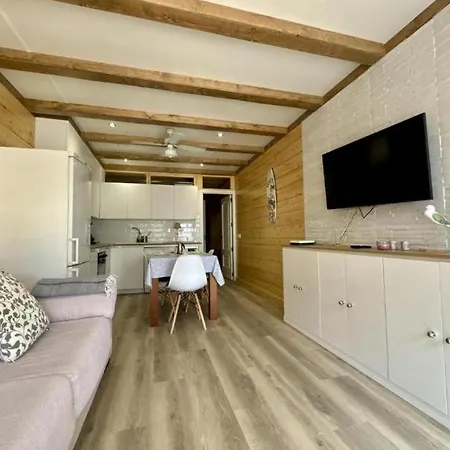 Casa De Madera 2 * 埃斯特波纳