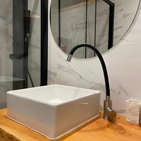 Casa De Madera 2 * 埃斯特波纳