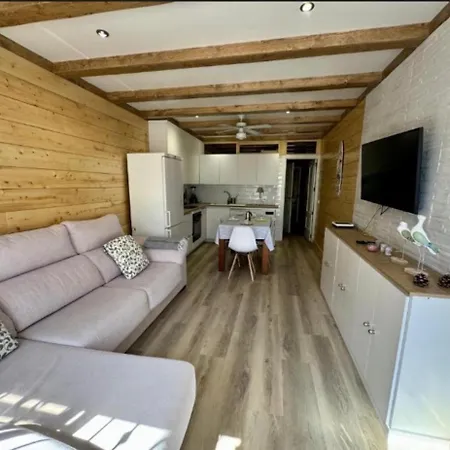 Casa De Madera 2 公寓 埃斯特波纳